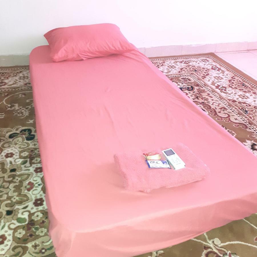 Almira Homestay Near Airport Jambi Ngoại thất bức ảnh