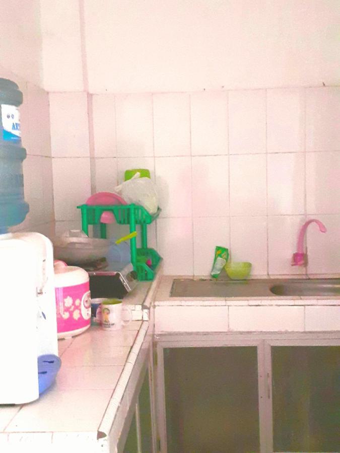 Almira Homestay Near Airport Jambi Ngoại thất bức ảnh